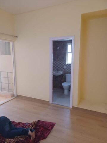 Room in 2 BHK Apartment at Sidhartha NCR One, Sector 95 – for Sale