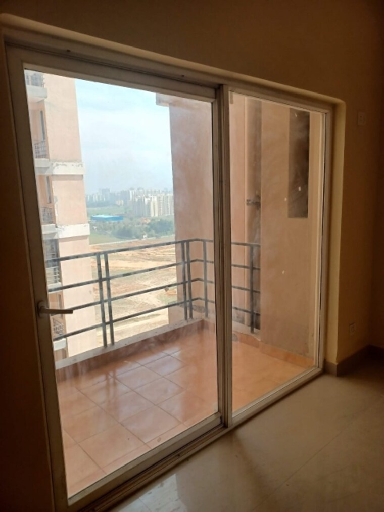 Room, sidhartha-ncr-one 2 Bedroom 1000 Sq.Ft. Apartment In Sector 95 Gurgaon 8562759