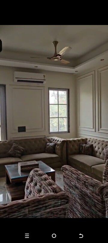 Living Room in 3.5 BHK Builder Floor at Delta Iii Greater Noida – for Rent