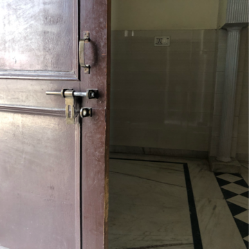 Bathroom in 1.5 BHK Villa at Sector 21 – for Rent