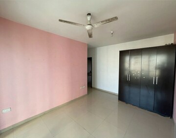 Room in 3 BHK Apartment at Omkar Apartment Malad East, Malad East – for Rent