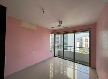 Room in 3 BHK Apartment at Omkar Apartment Malad East, Malad East – for Rent