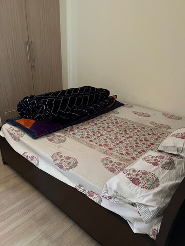 Bedroom in 3 BHK Builder Floor at Sushant Lok ii – for Rent
