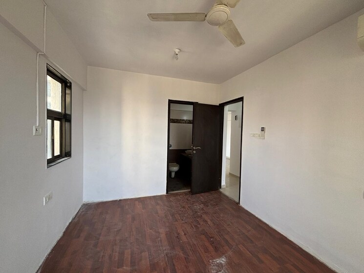 Room, lake-primrose 2 Bedroom 970 Sq.Ft. Apartment In Powai Mumbai 8562713