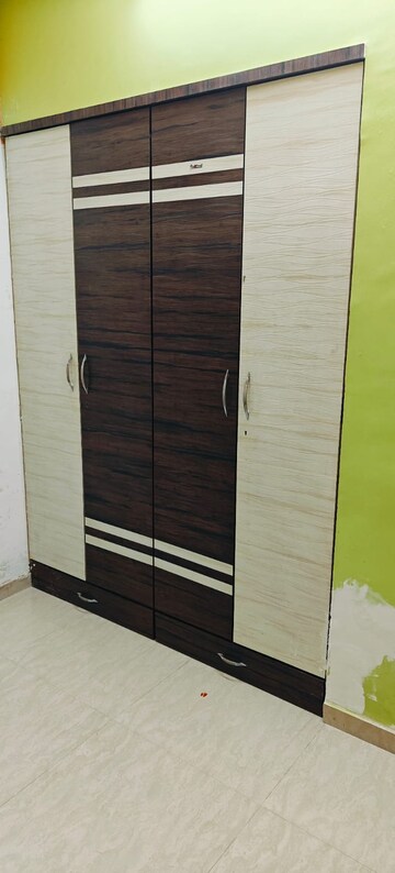 Room in 2 BHK Apartment at Prestige Residency Gardenia, Ghodbunder Road – for Rent