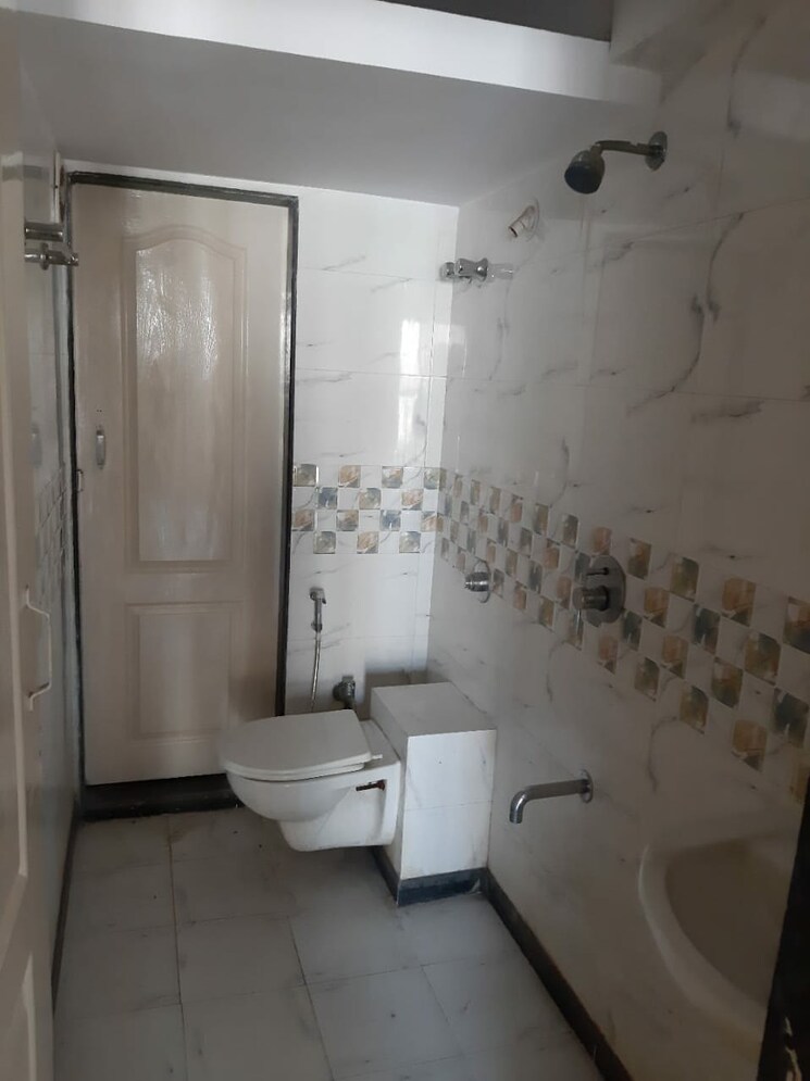 Bathroom, nav-aasawari-chs 2 Bedroom 665 Sq.Ft. Apartment In Andheri East Mumbai 8562887