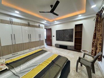 Kitchen in 2 BHK Builder Floor at Tulip Mall, Sector 46 – for Rent