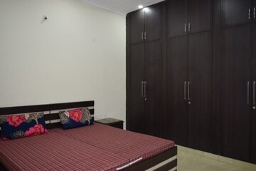 Bedroom in 1 BHK Builder Floor at Sector 43 – for Rent