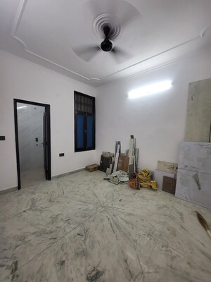 Furnished Amenities in 3 BHK Builder Floor at Sector 43 – for Sale