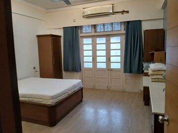Living Room in 2 BHK Apartment at Girgaum Chowpatty – for Sale