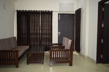 Living Room in 1 BHK Builder Floor at Sector 43 – for Rent