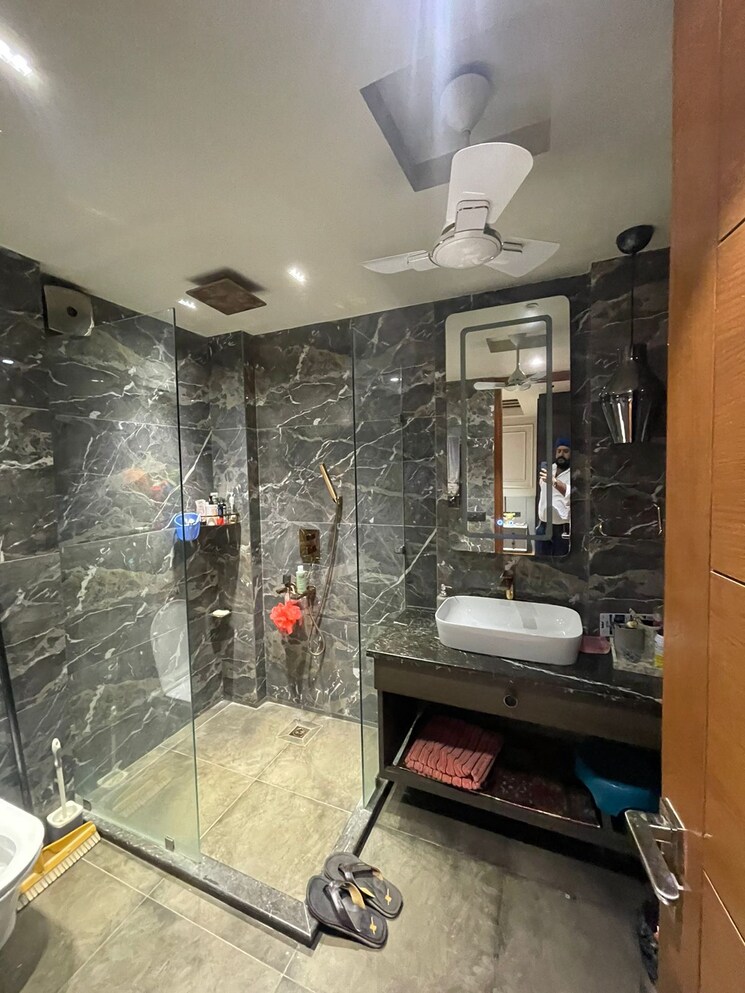 Bathroom, jaina-apartment 2 Bedroom 900 Sq.Ft. Builder Floor In Rohini Sector 13 Delhi 8563295