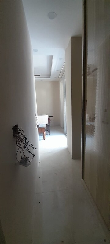 Room in 4 BHK Builder Floor at RWA Hauz Khas Block C 5, Hauz Khas – for Rent