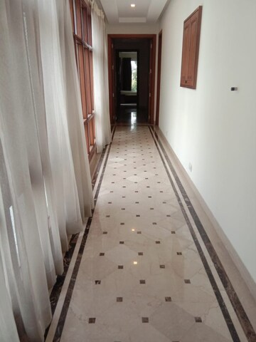 Building Lobby in 4 BHK Builder Floor at RWA Hauz Khas Block C 5, Hauz Khas – for Rent