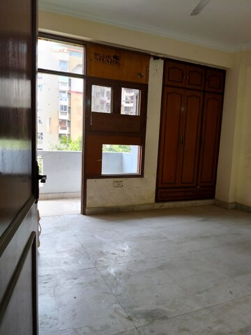 2 BHK Apartment For Sale in Mahagun Manor, Sector 50