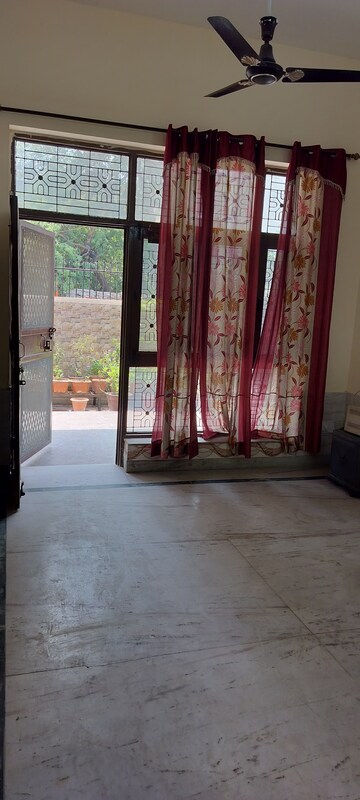 1.5 BHK Independent House For Rent in Gardenia Glory, Sector 46
