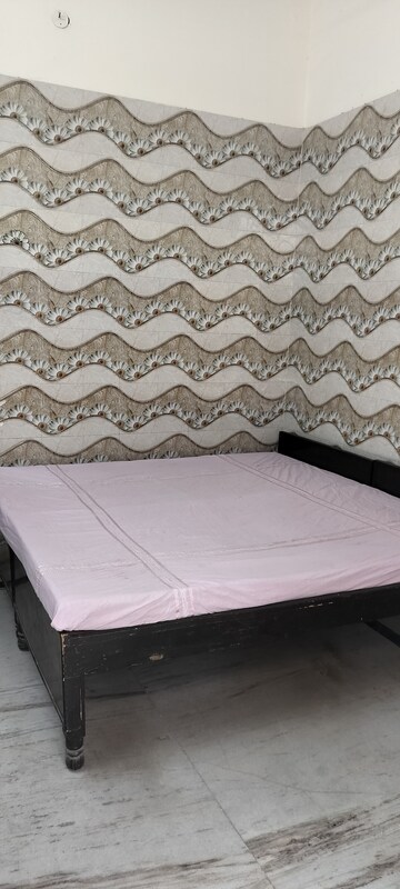 Bathroom in 1.5 BHK Independent House at Gardenia Glory, Sector 46 – for Rent