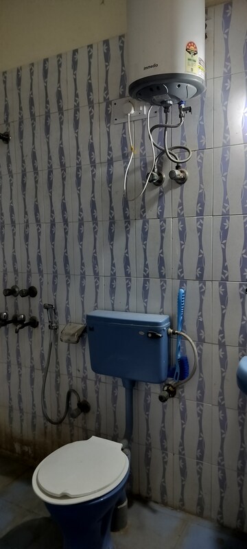 Bathroom in 1.5 BHK Independent House at Gardenia Glory, Sector 46 – for Rent