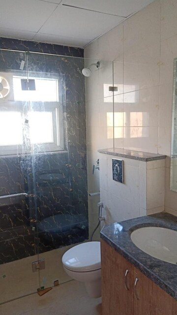 Bathroom in 3 BHK Builder Floor at BPTP Amstoria, Sector 102 – for Sale