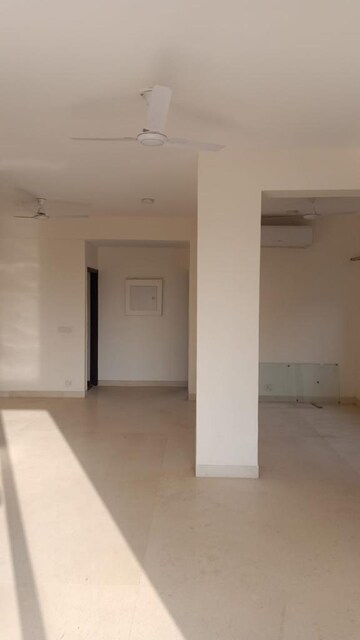 Room in 3 BHK Builder Floor at BPTP Amstoria, Sector 102 – for Sale