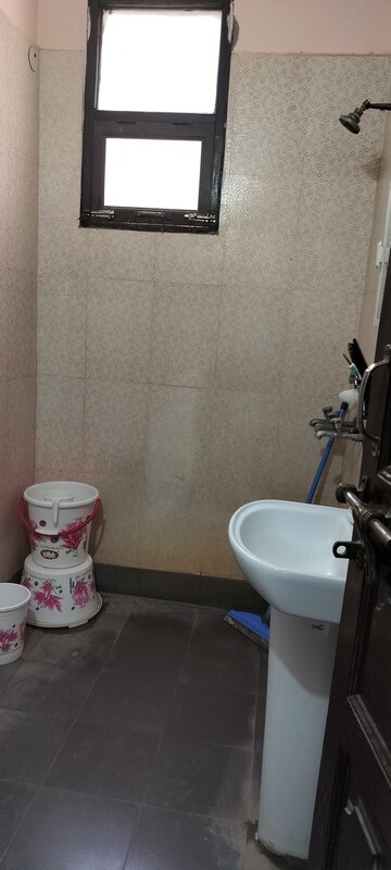 Bathroom in 3 BHK Independent House at Gardenia Glory, Sector 46 – for Rent
