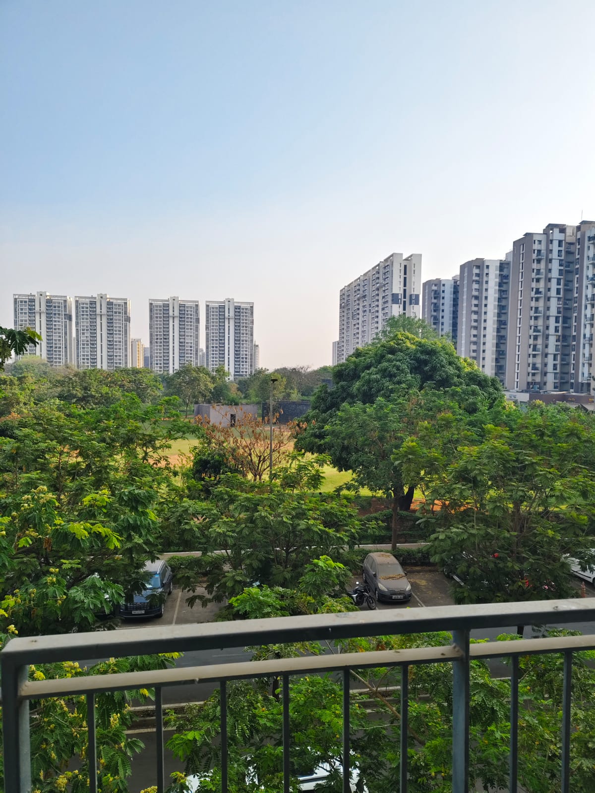 2.5 BHK + Pooja Room,Extra Room Apartment For Rent in Lodha Lakeshore Greens