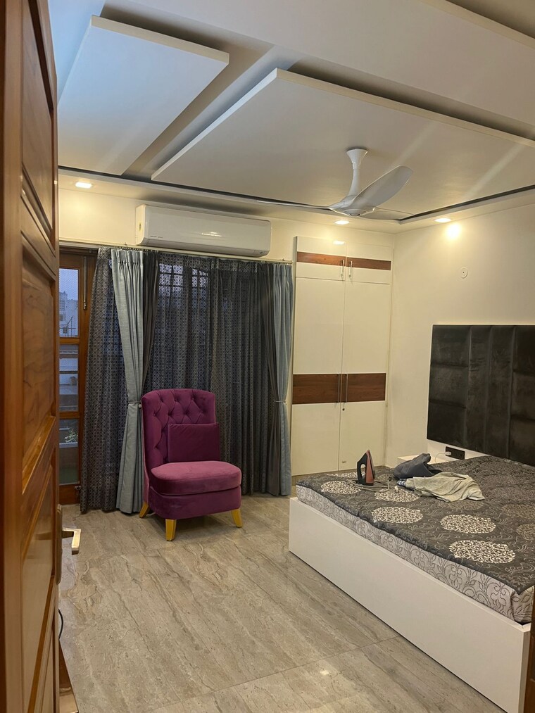 Living Room, sector 85 4 Bedroom 350 Sq.Yd. Builder Floor In Sector 85 Faridabad 8563493