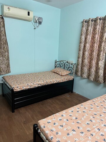 Bedroom in  Pg at Vartak Nagar – for Rent