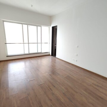 Room in 3 BHK Apartment at Sheth Montana, Mulund West – for Sale