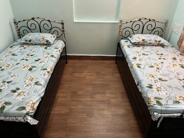 Room in  Pg at Vartak Nagar – for Rent