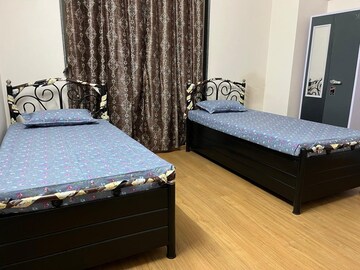 Room in  Pg at Vartak Nagar – for Rent