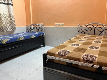 Room in  Pg at Vartak Nagar – for Rent
