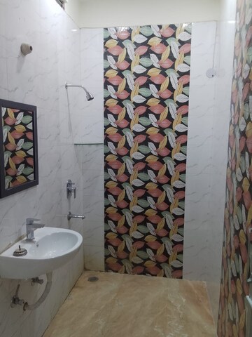Bathroom in 3 BHK Builder Floor at Sector 43 – for Rent