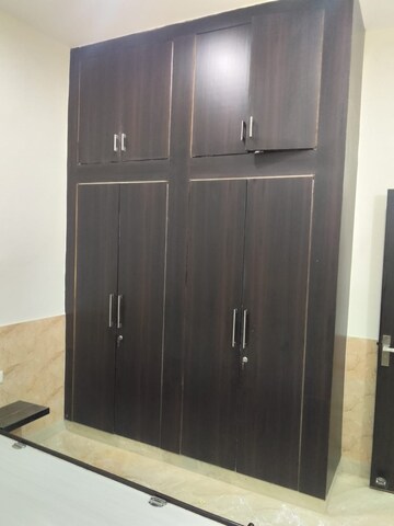 Furnished Amenities in 3 BHK Builder Floor at Sector 43 – for Rent