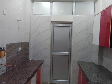 Kitchen in 3 BHK Builder Floor at Sector 43 – for Rent
