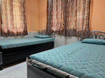 Room in  Pg at Vartak Nagar – for Rent
