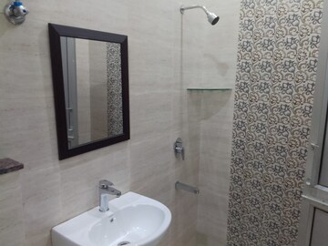 Bathroom in 3 BHK Builder Floor at Sector 43 – for Rent