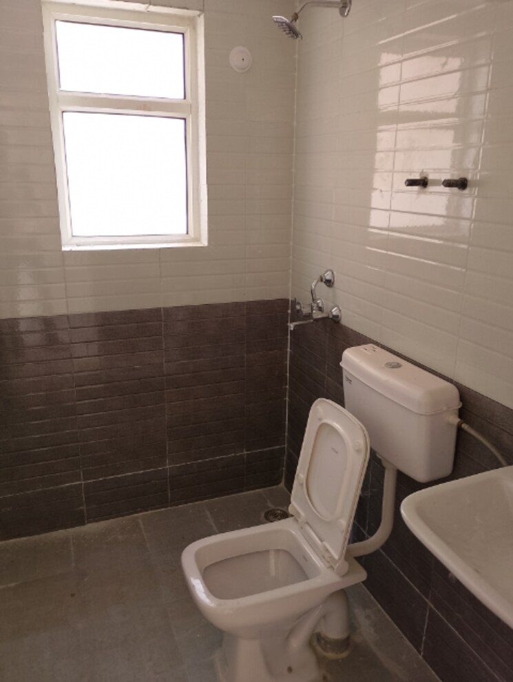 Bathroom, rof-alante 3 Bedroom 750 Sq.Ft. Apartment In Sector 108 Gurgaon 8563947