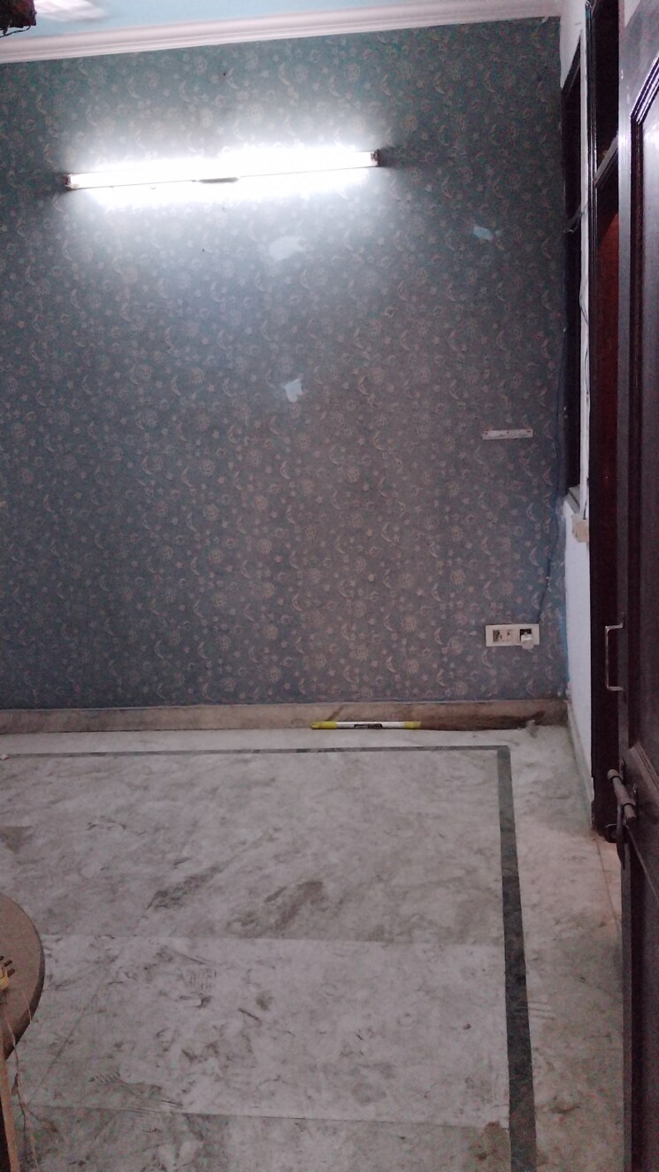 undefined, rohini sector 11 1.5 Bedroom 850 Sq.Ft. Builder Floor In Rohini Sector 11 Delhi 8563904