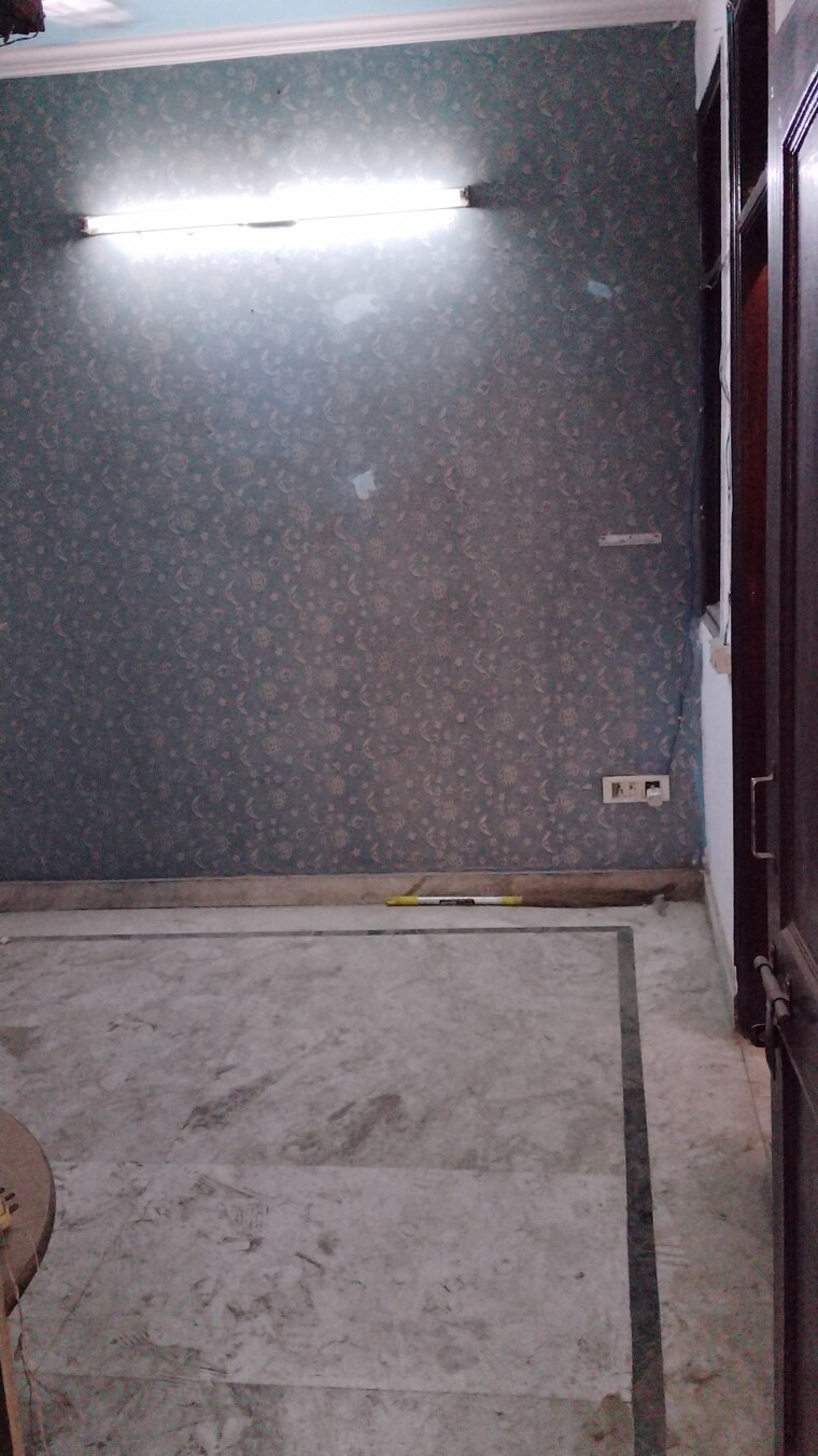 undefined, rohini sector 11 1.5 Bedroom 850 Sq.Ft. Builder Floor In Rohini Sector 11 Delhi 8563904