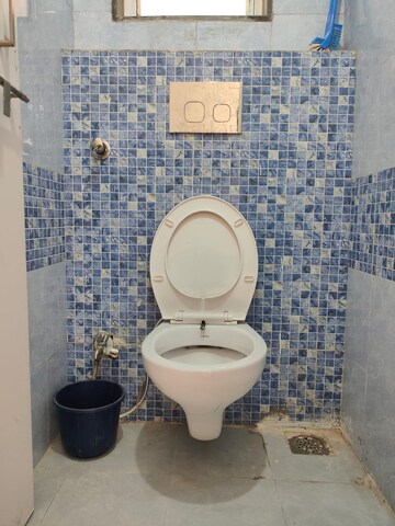 Bathroom in 1 BHK Apartment at Sector 14 Dwarka – for Rent