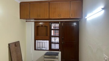 Furnished Amenities in 3 BHK Apartment at Uppal Southend, Sector 49 – for Rent