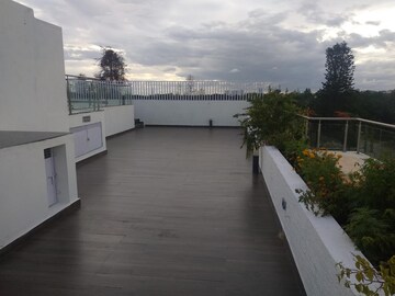 Swimming Pool in 6 BHK Apartment at Mittal Luxuria, Jayamahal – for Sale