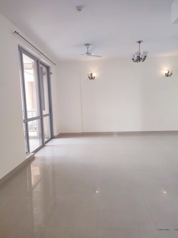 Room in 3 BHK Apartment at Pioneer Park Presidia, Sector 62 – for Rent