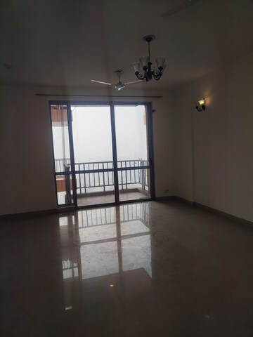 Room in 3 BHK Apartment at Pioneer Park Presidia, Sector 62 – for Rent