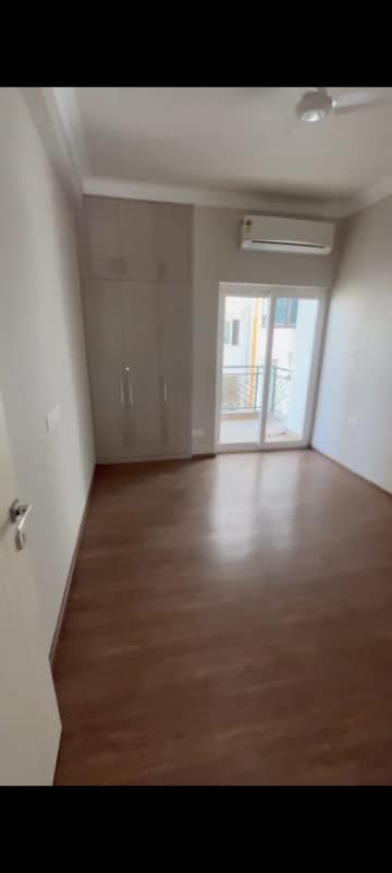 Room in 2 BHK Apartment at Central Park Cerise Suites, Sohna Sector 33 – for Rent