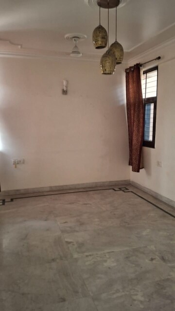 Room in 3 BHK Apartment at Sector 22 Dwarka – for Rent