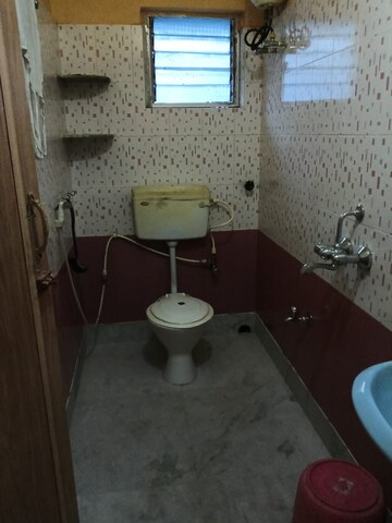 Bathroom in 6+ BHK Independent House at Panditiya Road – for Sale