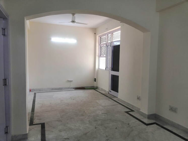 Room, sector 22 dwarka 3 Bedroom 1500 Sq.Ft. Apartment In Sector 22 Dwarka Delhi 8565377