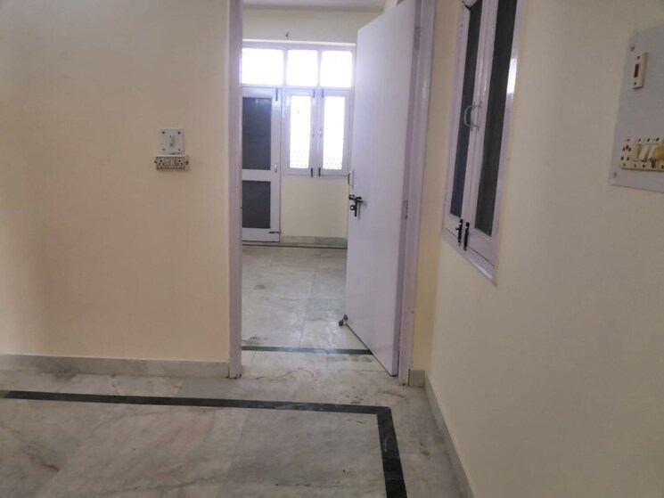Room, sector 22 dwarka 3 Bedroom 1500 Sq.Ft. Apartment In Sector 22 Dwarka Delhi 8565377